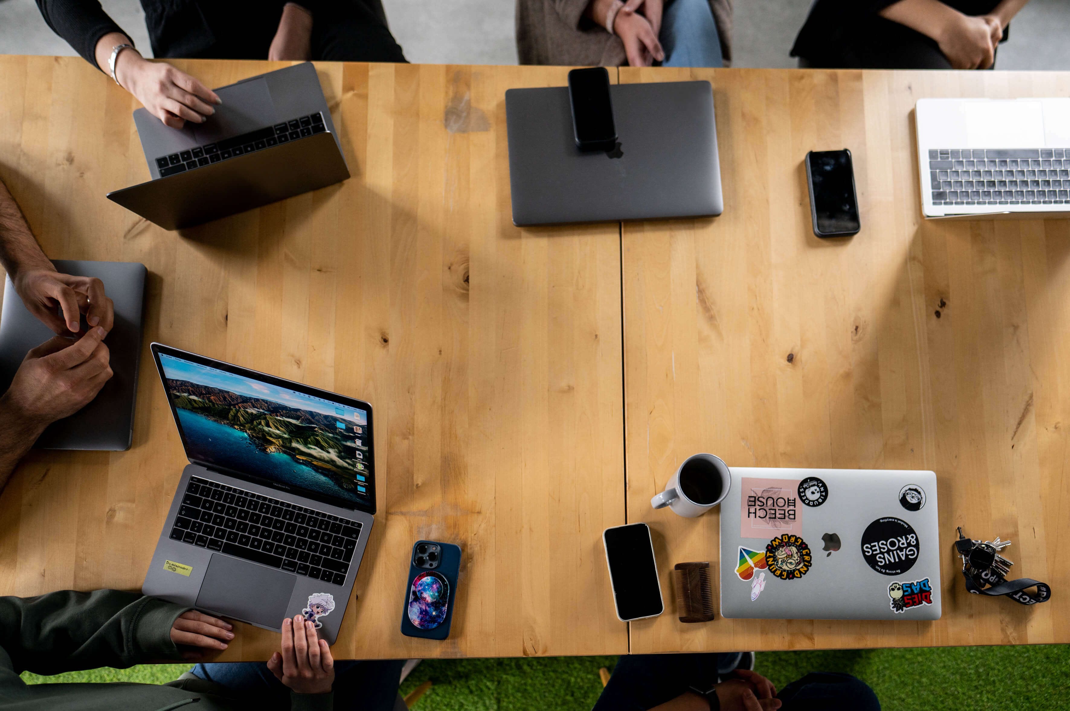 Team-Meeting von disphere-Mitarbeitenden im Office
